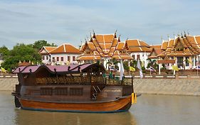 Anantara Riverside Bangkok Resort